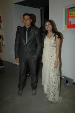 Akshay Kumar at Trishla Jain_s art event in Mumbai on 10th Feb 2012 (133).JPG